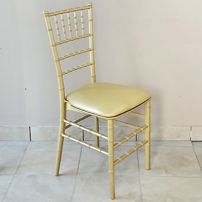 https://www.party.on.ca/wp-content/uploads/2022/03/Gold-Chiavari-Chair-2.jpg